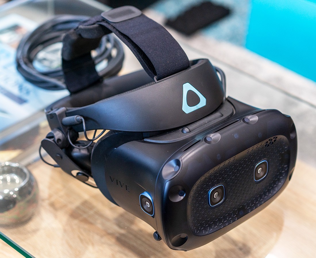 HTC VIVE Cosmos Elite Virtual Reality VR Headset + Main Cable