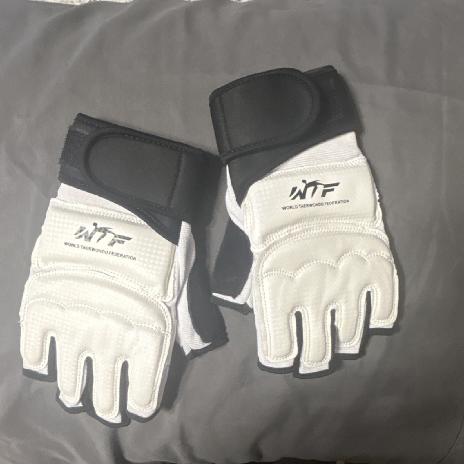 WTF Sparring Gloves Tae Kwon Do White Black Men’s Small