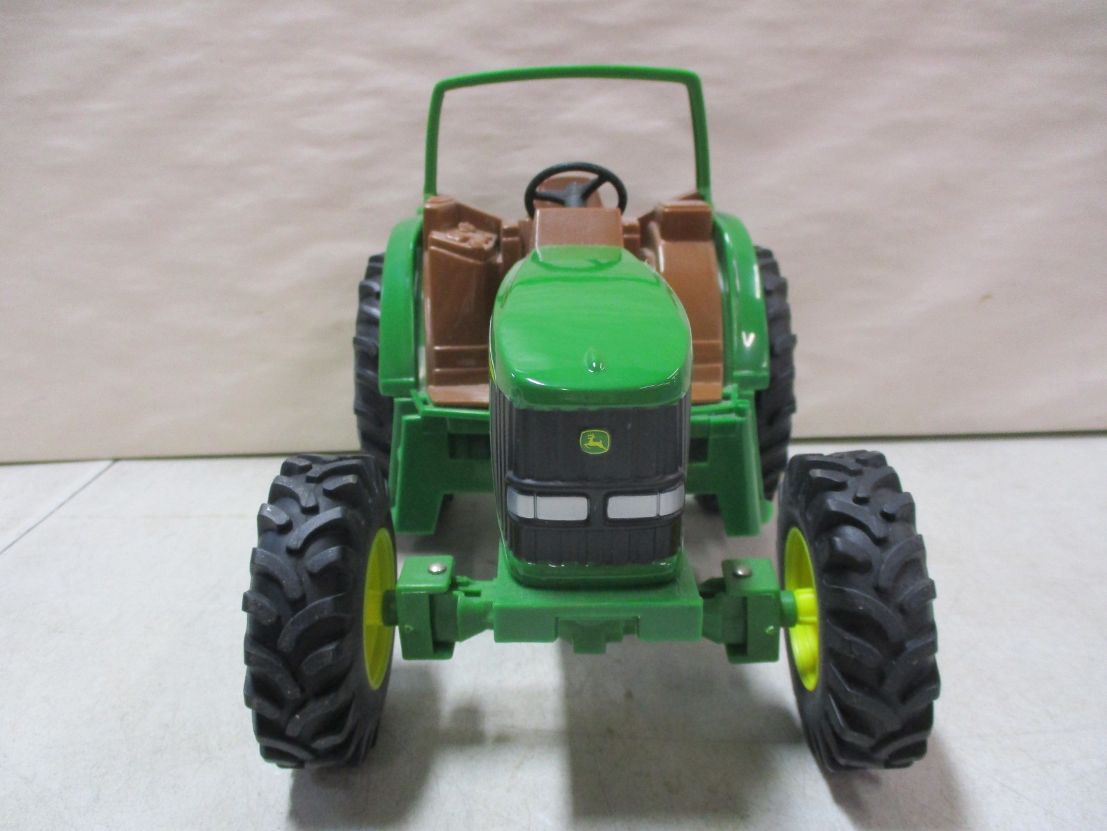 Ertl John Deere Tractor