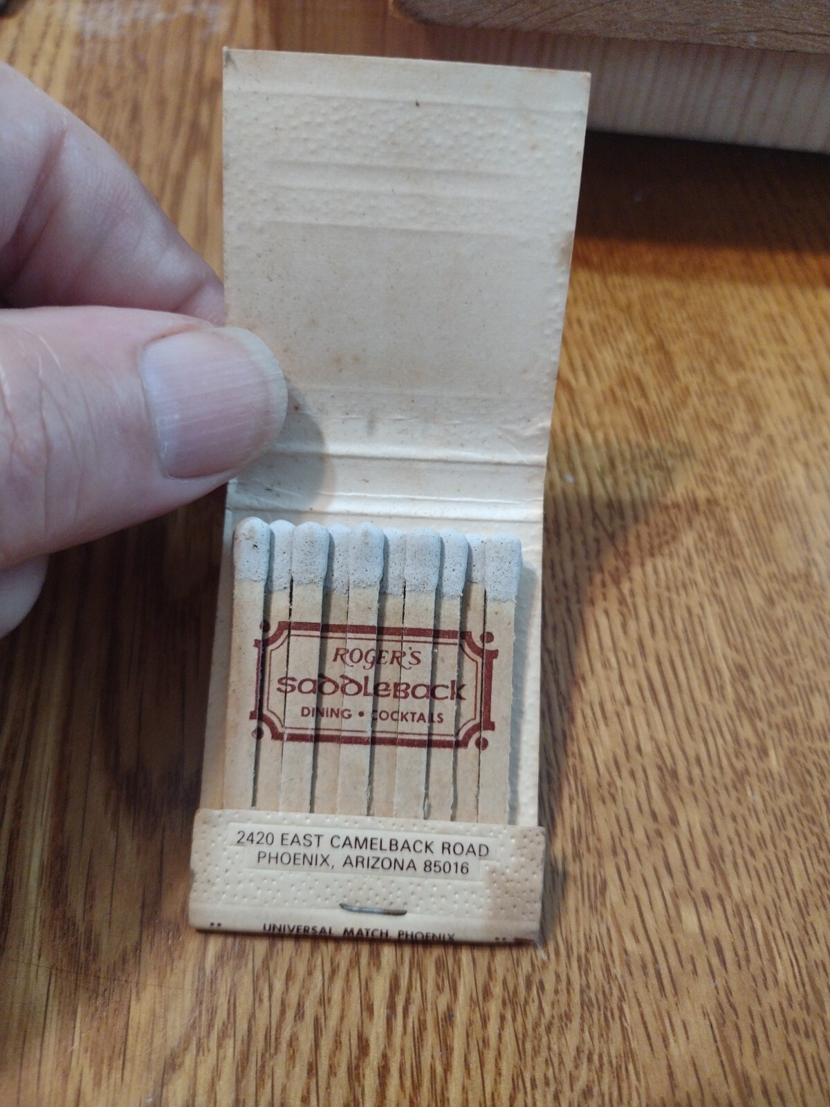 USED MATCHBOOK: FEATURE. ROGER'S SADDLEBACK. PHOENIX, ARIZONA MB163