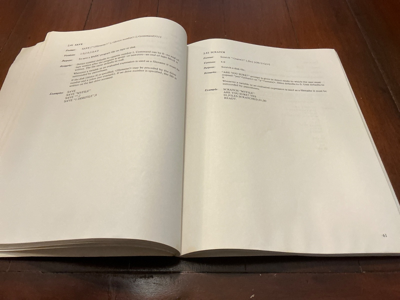 VTG USER'S REFERENCE MANUAL COMMODORE BASIC VERSION 1982