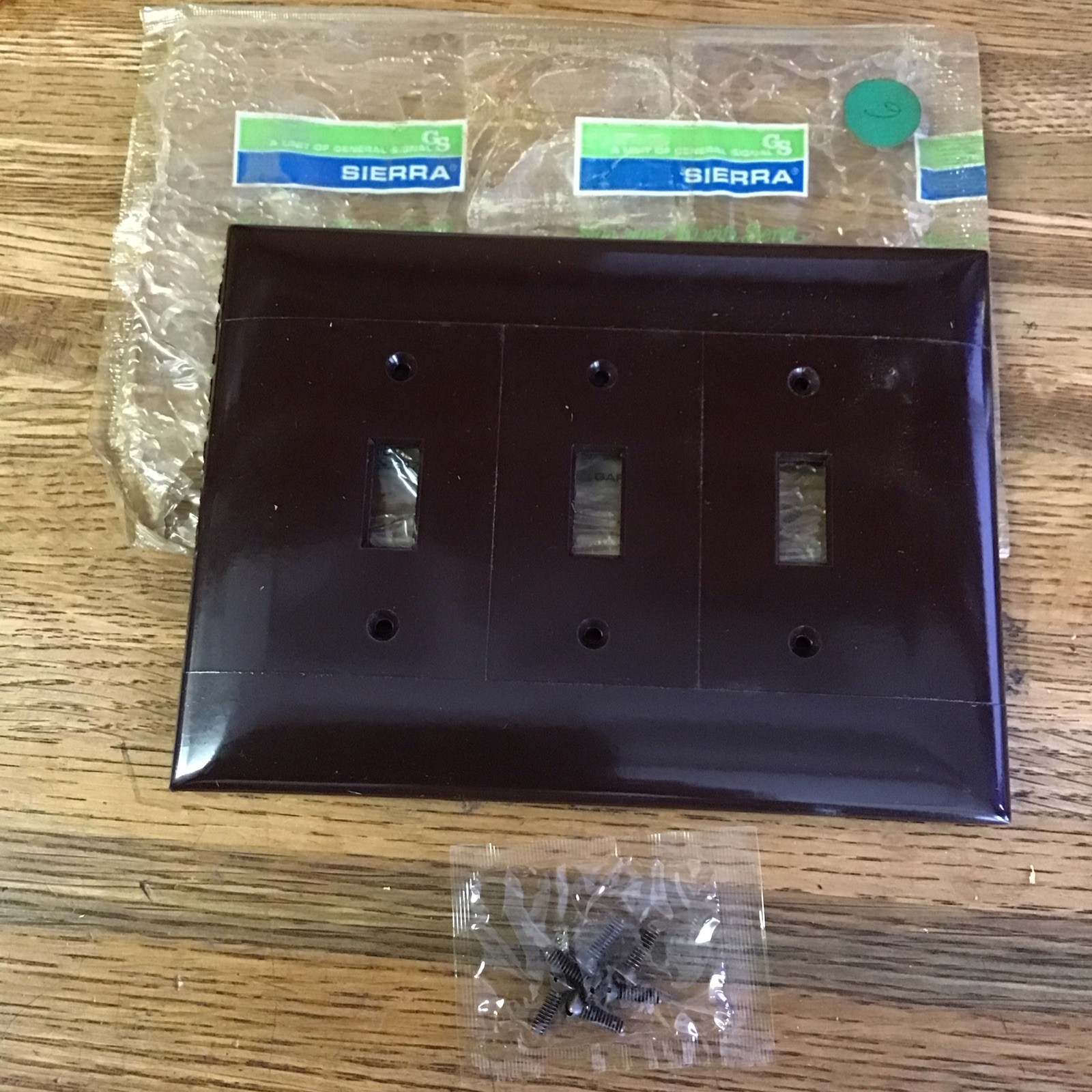 JUMBO DARK BROWN JUMBO 3-GANG SWITCH PLATE Serra BRAND NEW