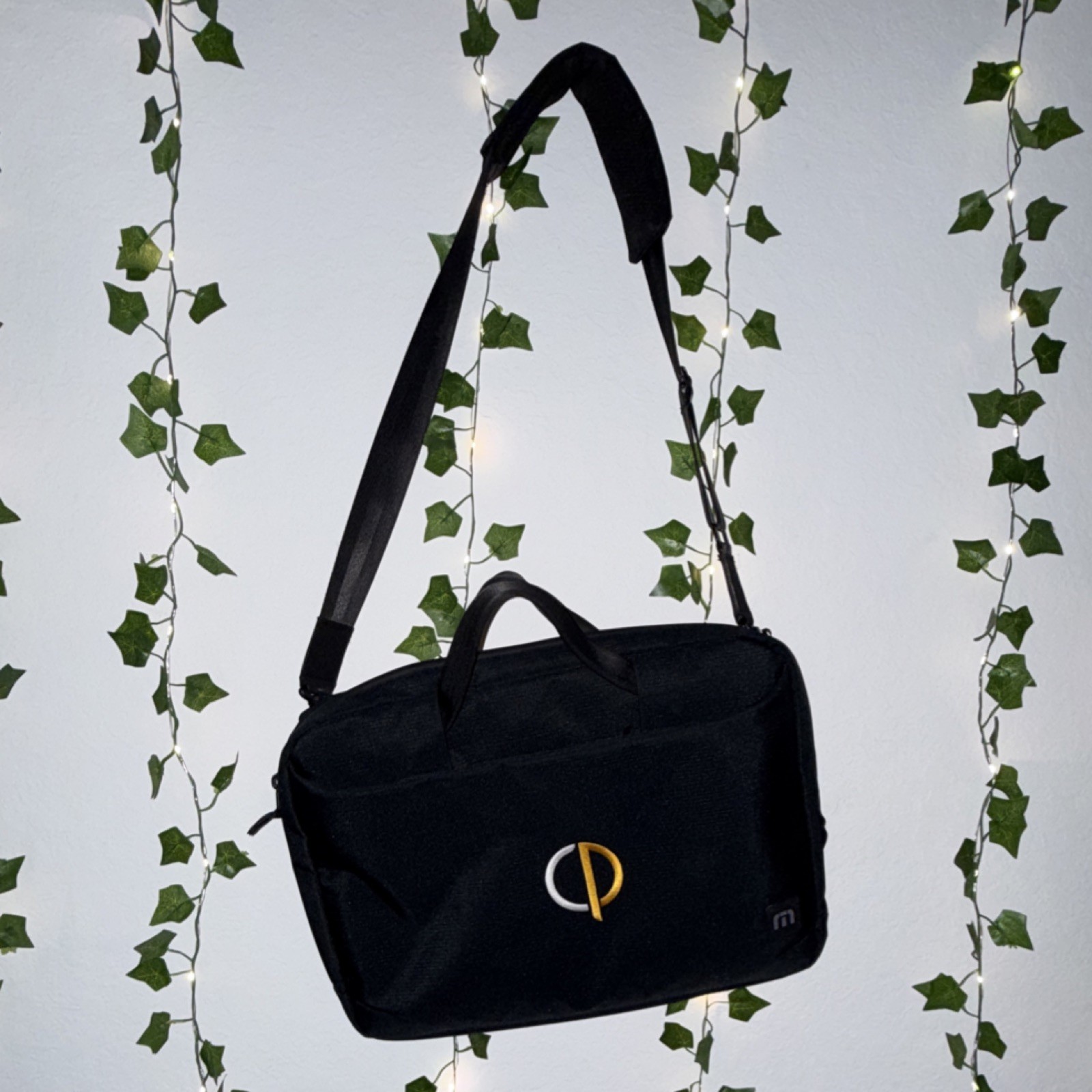 M by Madison Black Solid Padded Laptop Shoulder/Messenger Bag w/ Shoulder Strap