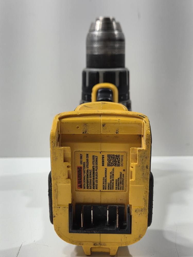 DEWALT CORDLESS DRILL DCD791 (P13019429)