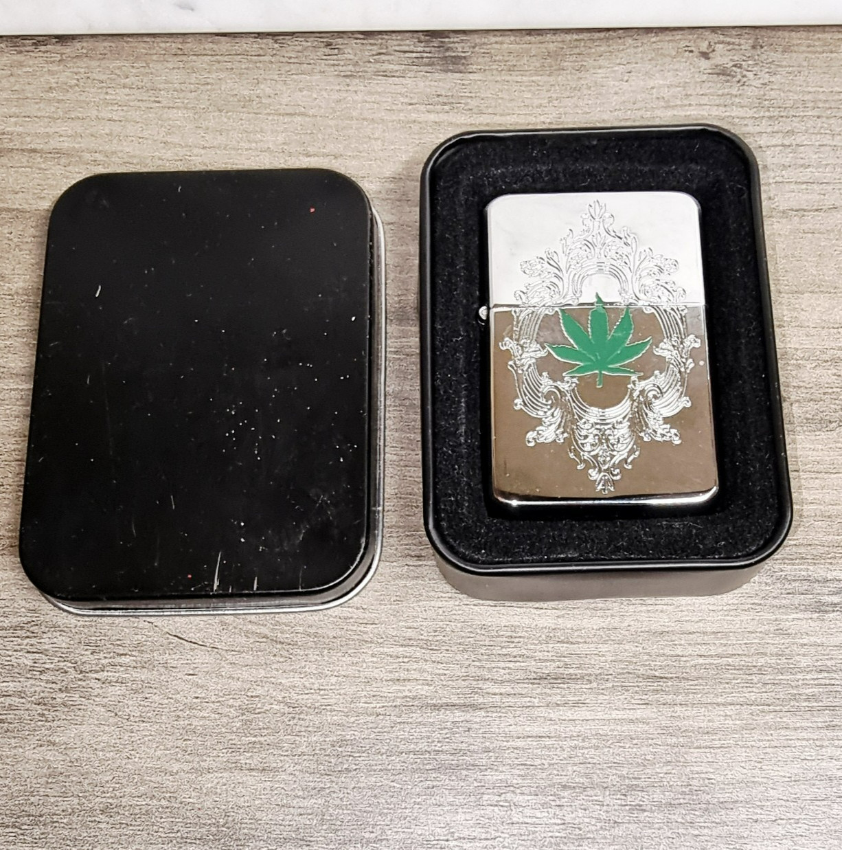 COLLECTIBLE CANNABIST MOTIVE LIGHTER