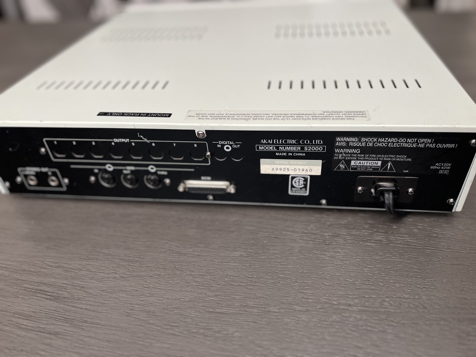 Akai S2000 MIDI Stereo Digital Sampler 1995