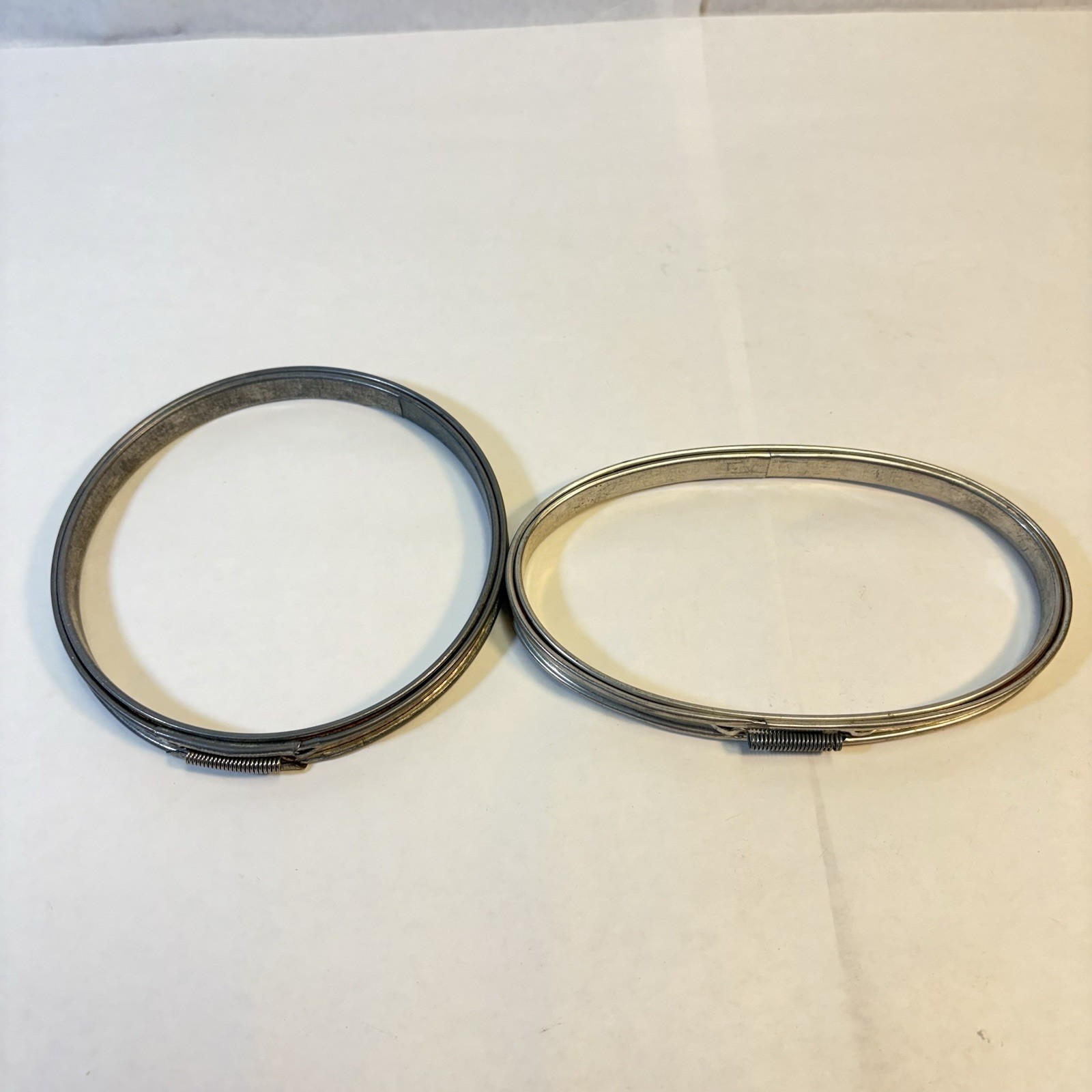 Vintage Embroidery Hoop 4 in Metal Cork Spring Quilting Round Oval 6 x 3.5
