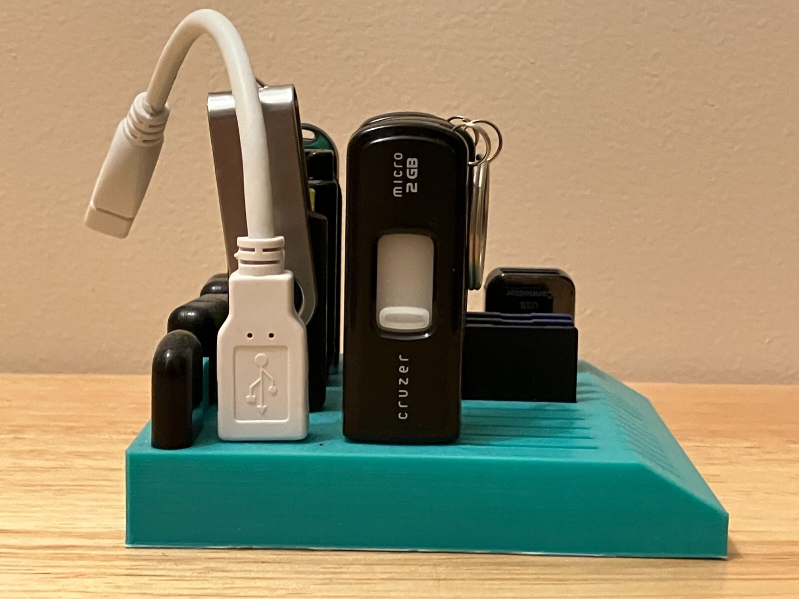New 3D Printed Meta Green USB, USB-C, SD, MicroSD Holder