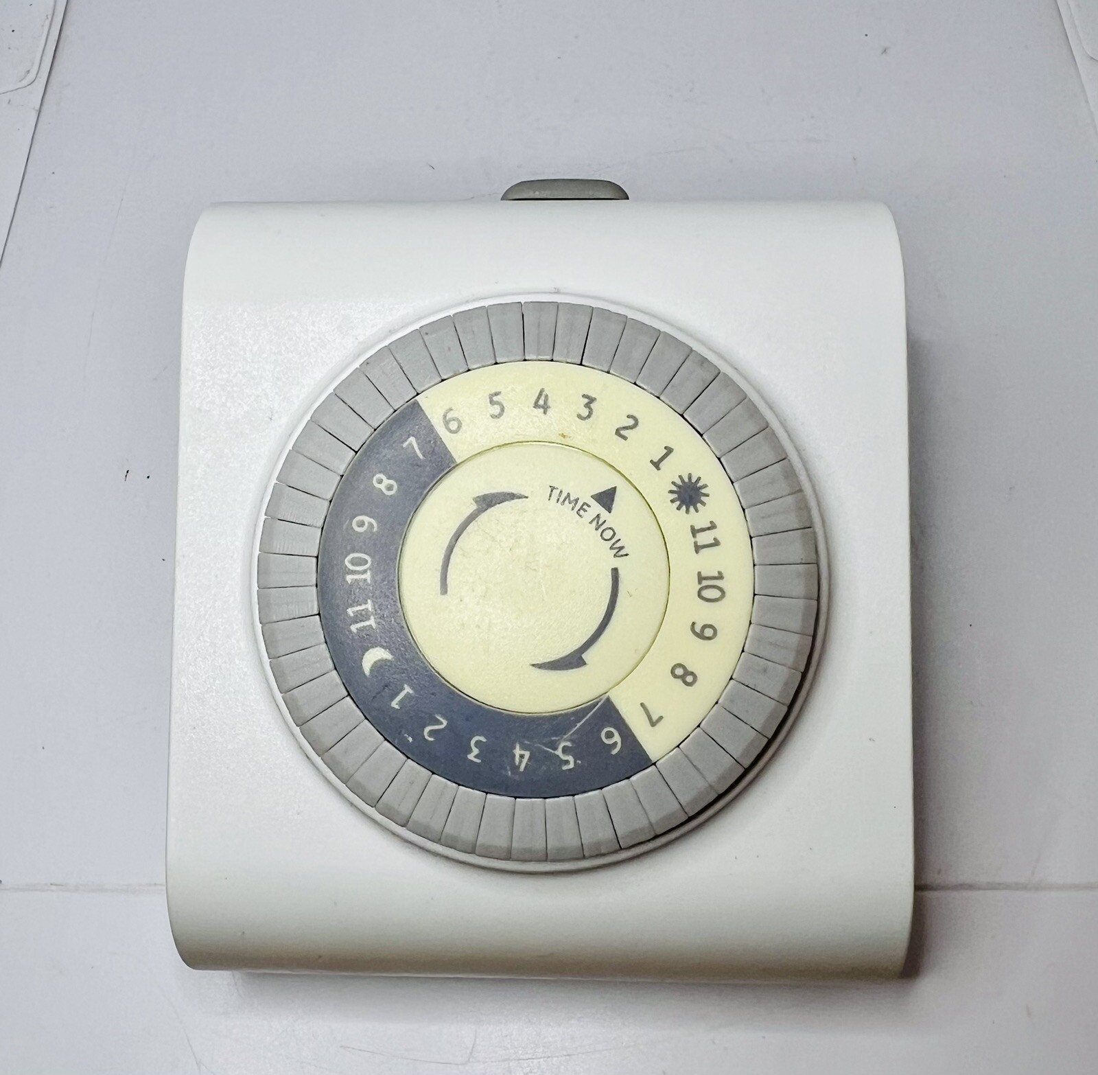 BIG BUTTON TIMER x3 Model 458205/458431 FOR INDOOR USE ONLY 2 & 3 Prong