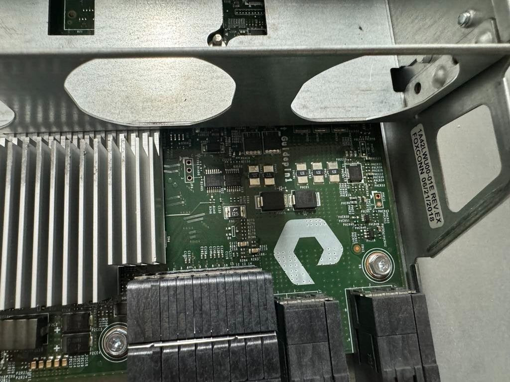Pure Storage 83-0169-00 Flash Array X20 R2 "NO RAM INTERFACE/SSD"