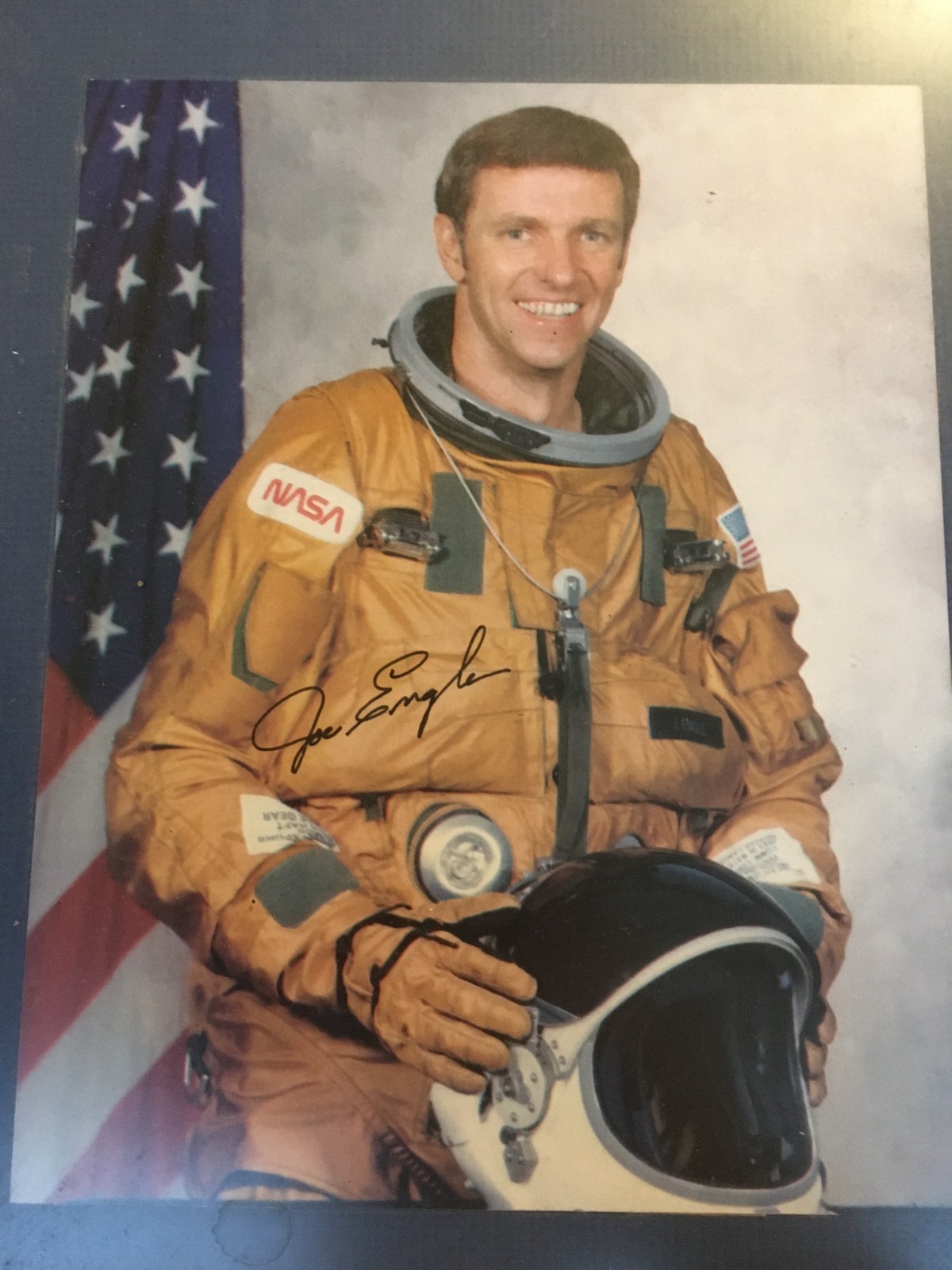 JOE ENGLE PILOT ASTRONAUT 1932-2024 SIGNED PHOTOGRAPH COLLECTION OF DR HICKS CBE