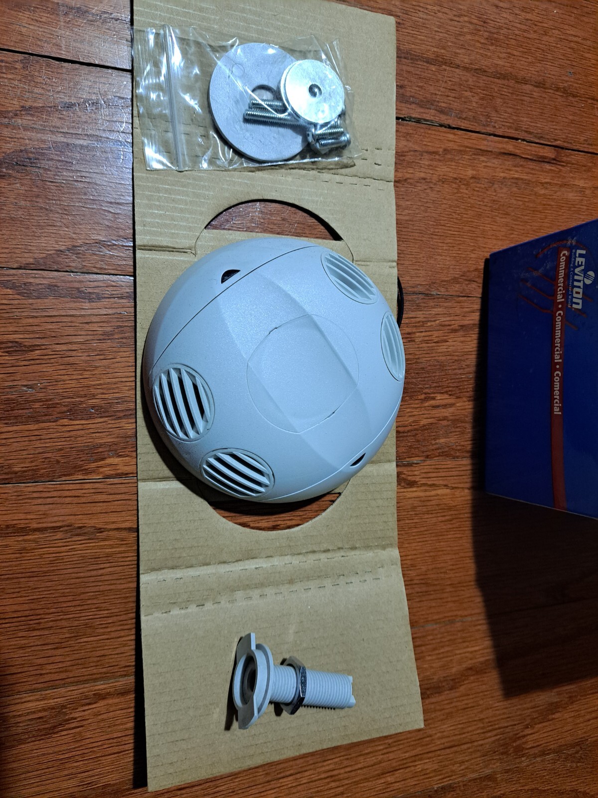 Leviton OSC10-U0W