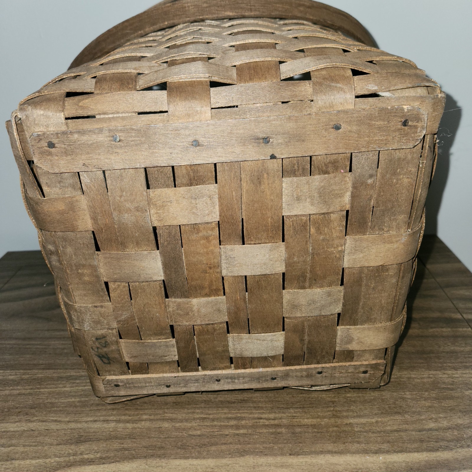 Vintage 1981 Longaberger Large Fruit (Apple) Basket with Swinging Handle