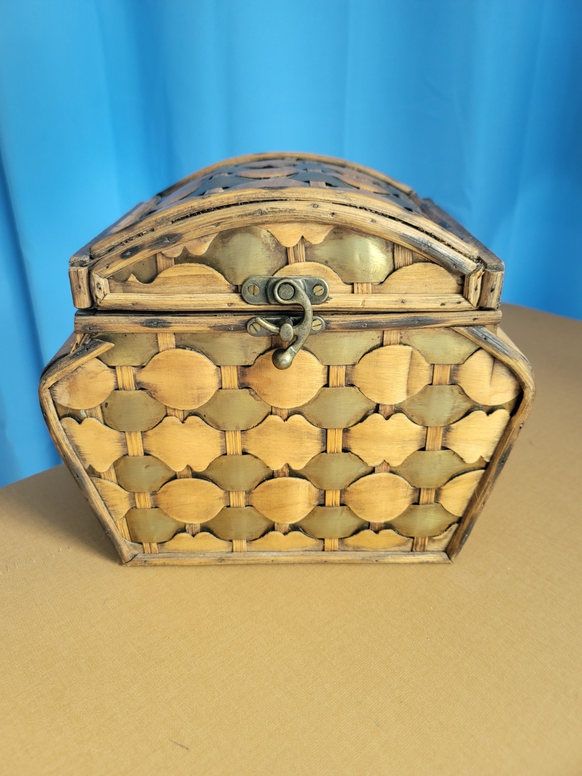 Decorative Storage Petite Trunk Brass Latch Bamboo Veneer Sides(3236Tote21)