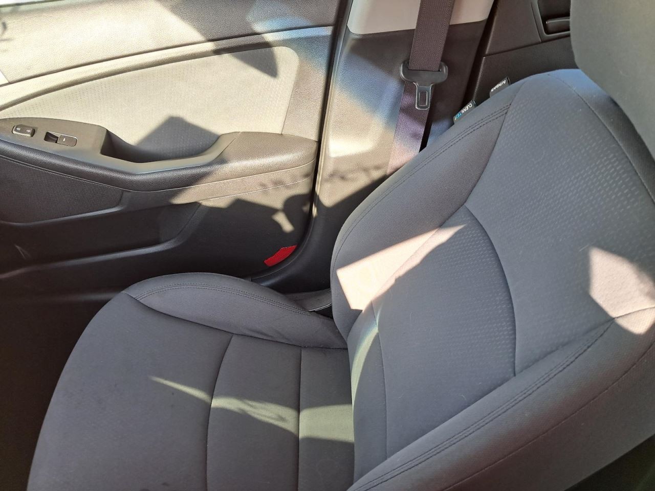 OPTIMAKIA 2015 Glove Box 4765526