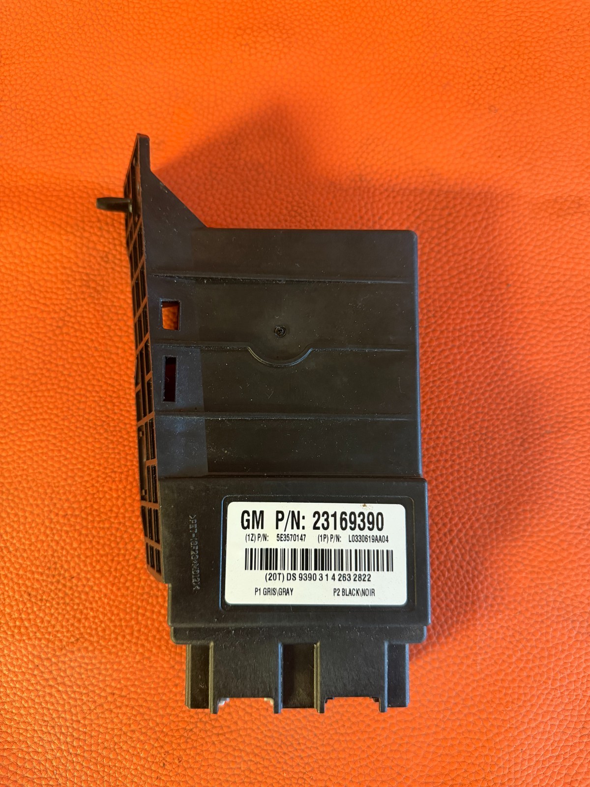 2015-2020 CADILLAC ESCALADE REAR 3RD ROW MEMORY SEAT CONTROL MODULE 23169390