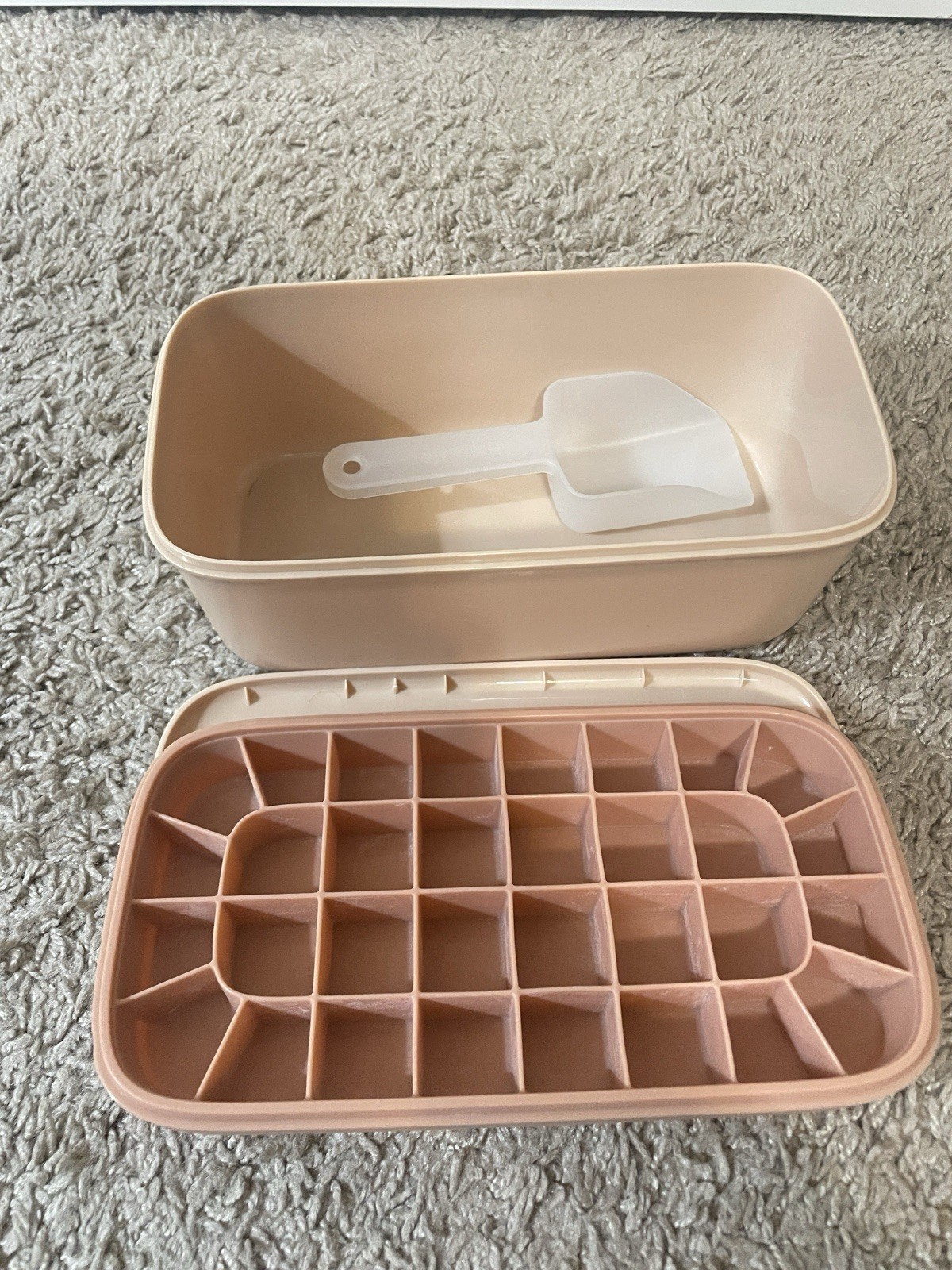 Silicone Ice Cube Tray with Storage Box