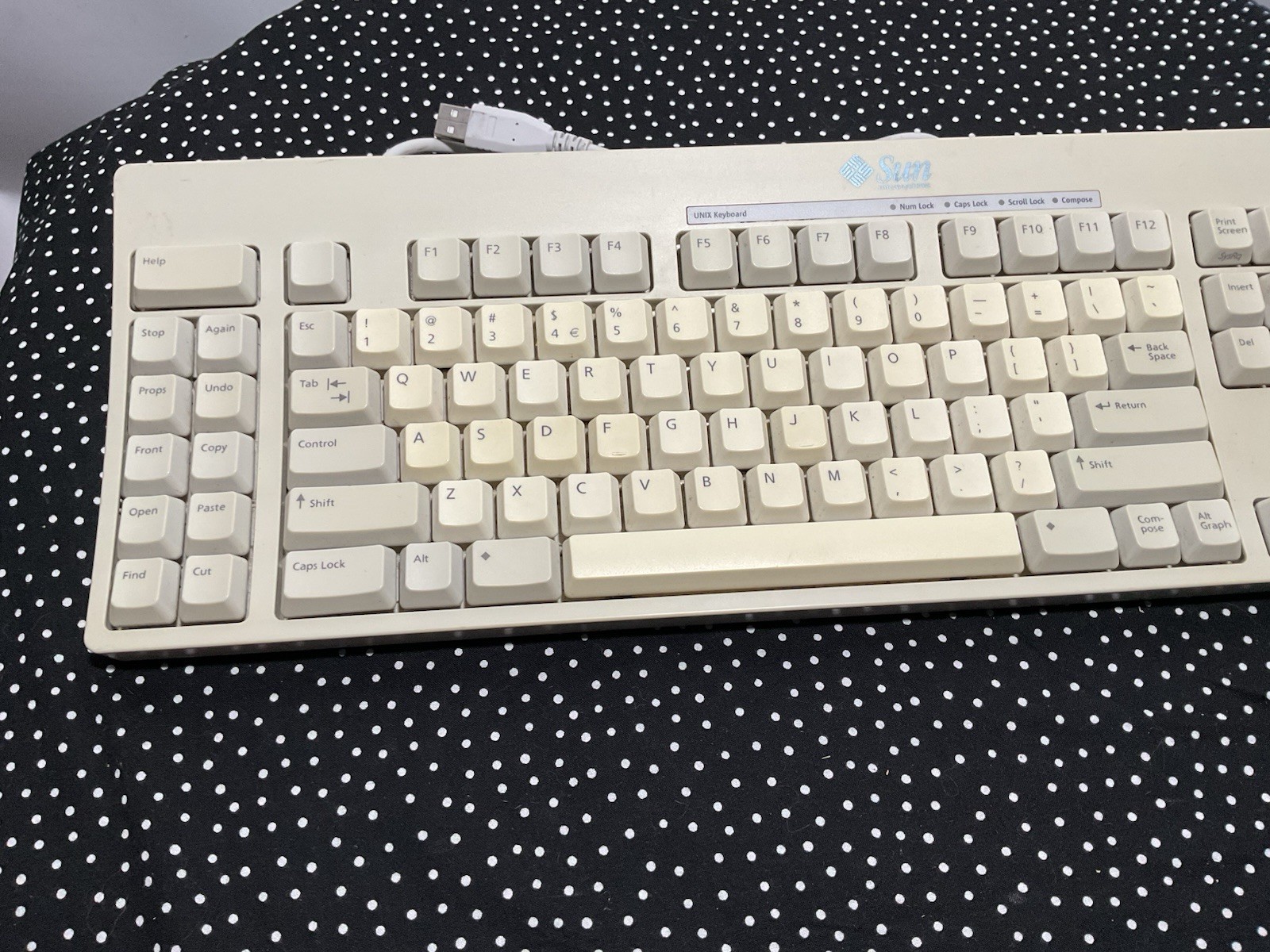Sun Microsystems Type-7 UNIX USB Wired Keyboard (Part No: 320-1367)