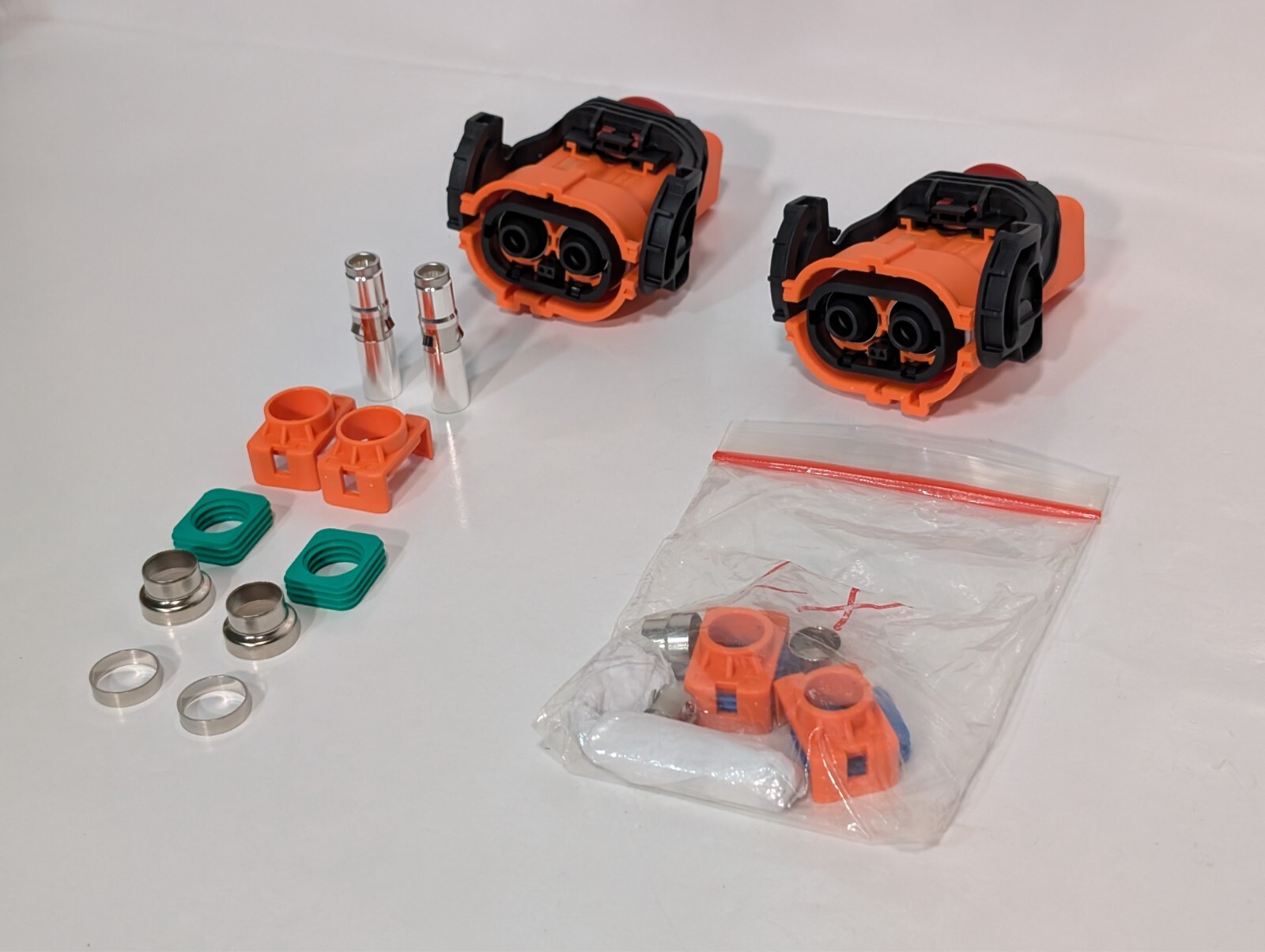 Set of two high-voltage plugs: FHV600280CY-50S01, FHV600CN-25S01 as pictured