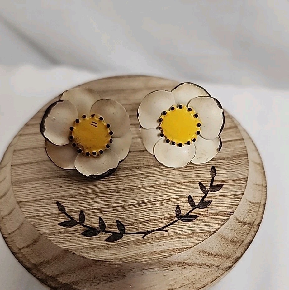Estate Vtg Sunflower Clip On Earings