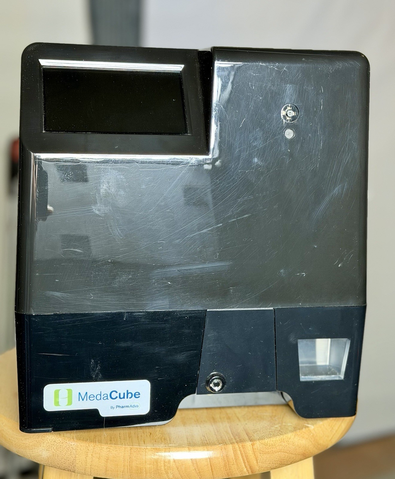 MedaCube MC 1000 Automatic Pill Dispenser Model MC1000 USED, Good Condition