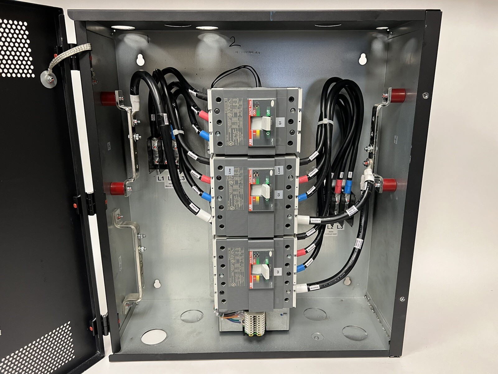 APC SBPSU20K30F-WP Maintenance Bypass Panel 20-30kVA 208V Wallmount