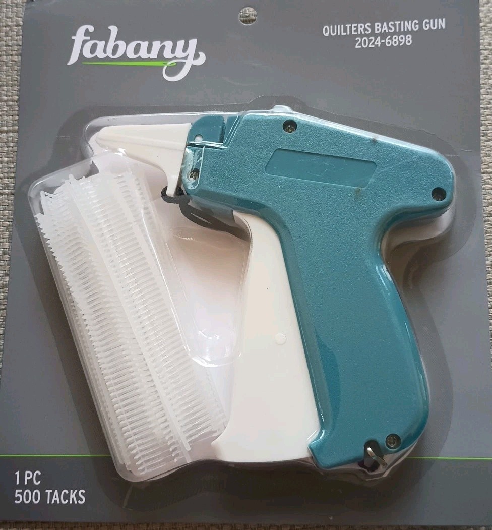 NIP Fabany Quilter's Basting Gun with 500 Tacks