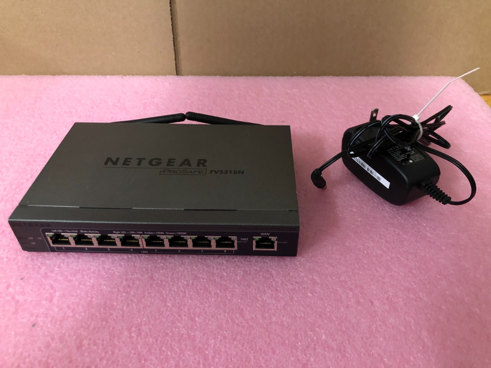 Netgear FVS318N ProSAFE 8-port VPN Firewall