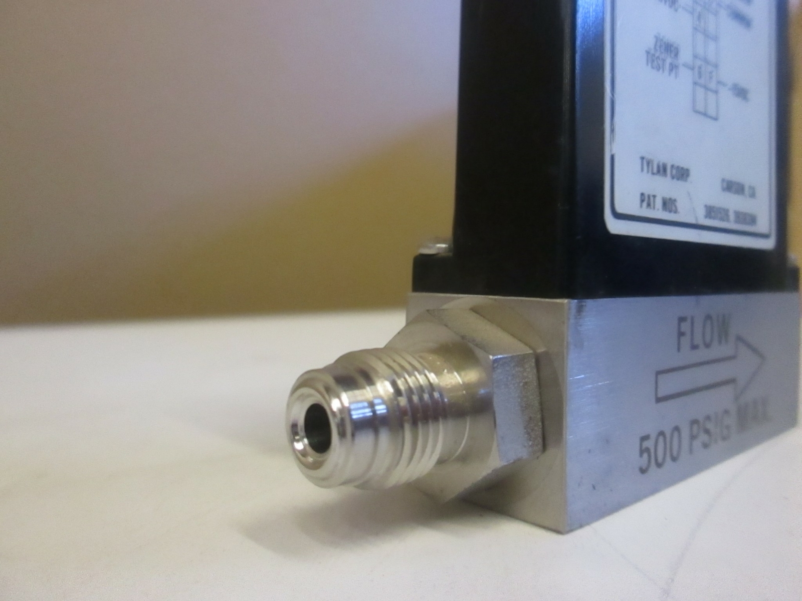 Tylan FM-360 Mass Flow Controller MFC, 1000 SCCM, N2, 1/4" MVCR