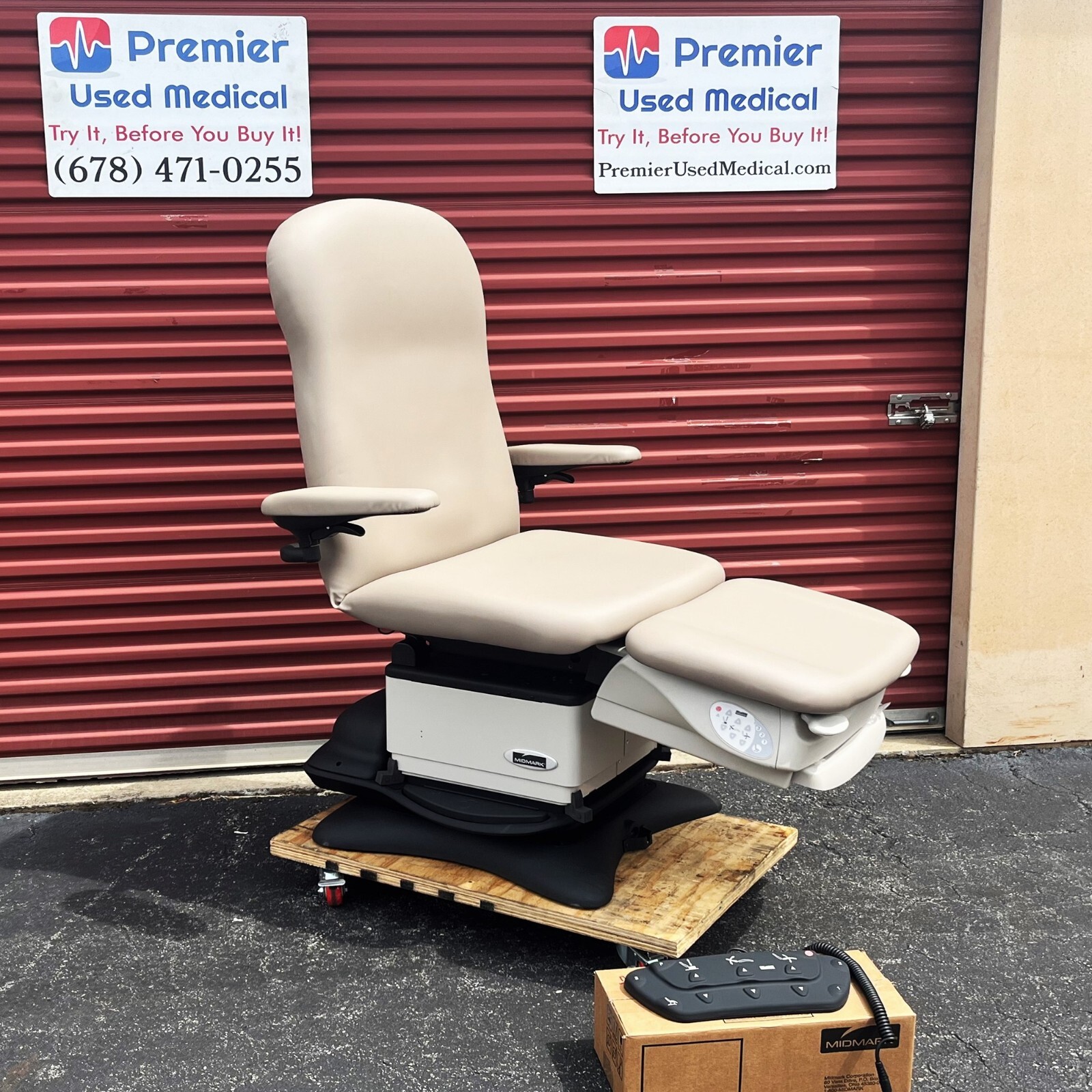 SECA Model 684 Digital Wheelchair Scale (New in Box)