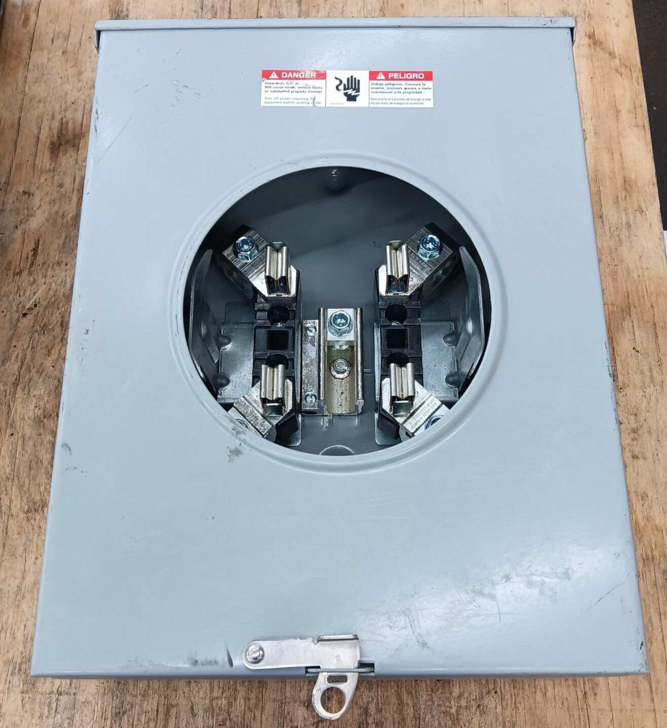 NEW SIEMENS TALON UAT417-PG 200 AMP METER SOCKET 4-JAW RINGLESS 1-PHASE 600V