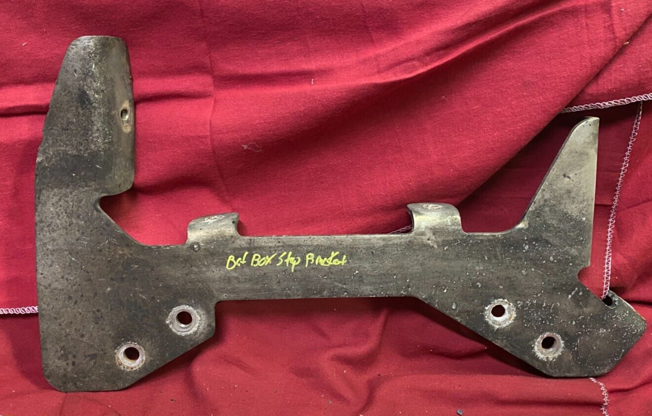 FREIGHTLINER DPF step bracket , ALUMINUM , A22-67324-003, MOUNT BATTERY BOX