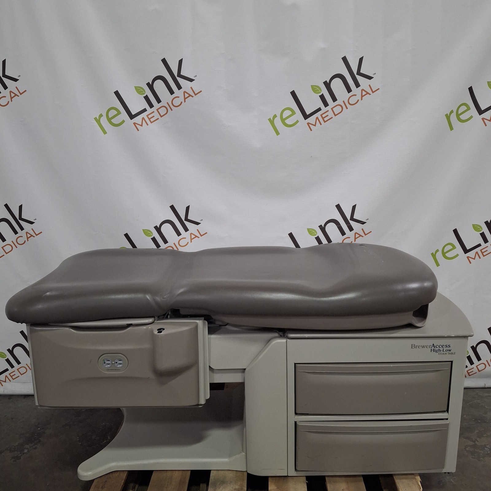Brewer 6501 Access High-Low Exam Table