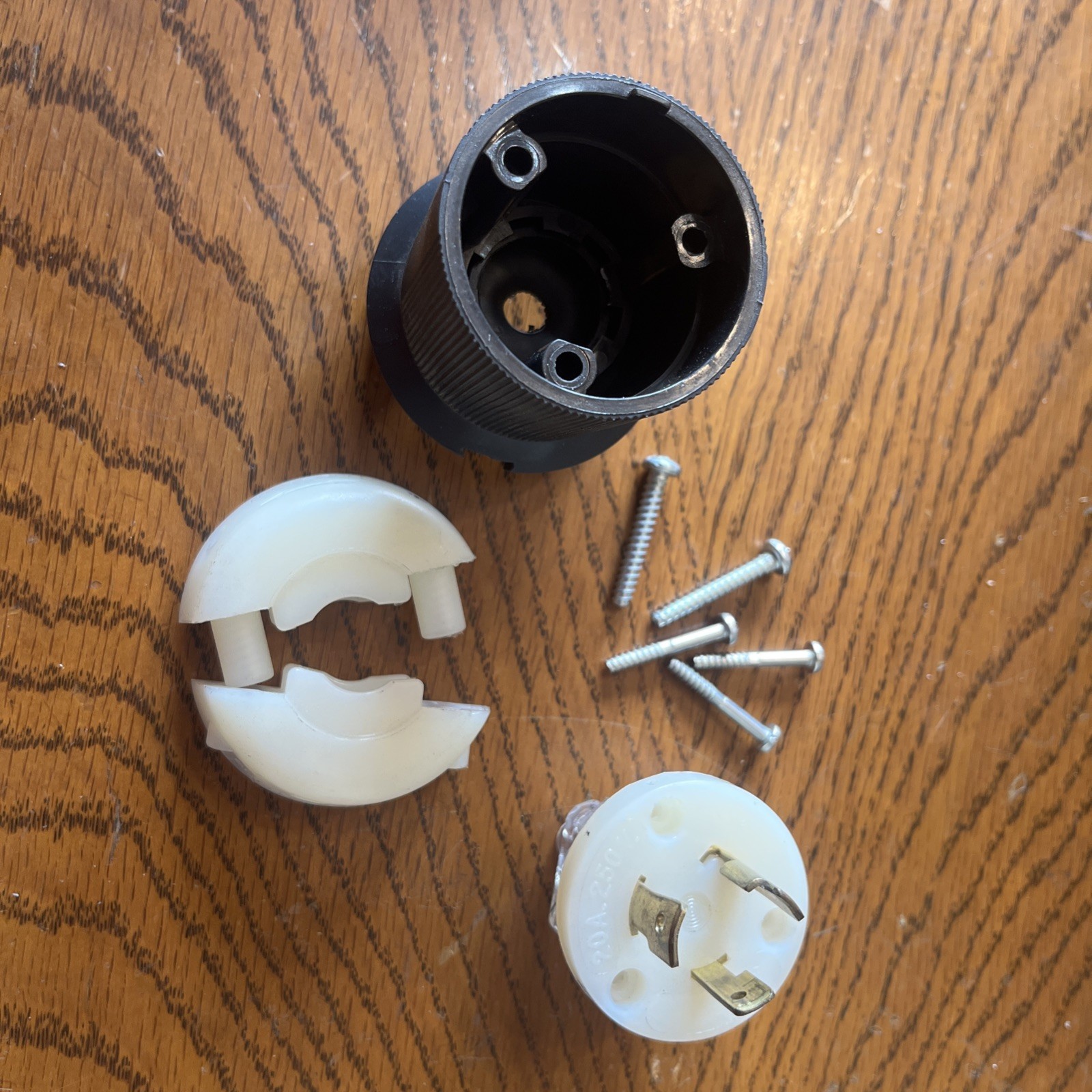 HUBBELL TWIST LOCK PLUG HBL2321 20A 250V (NEW) Qty-1 Free Same Day Shipping!