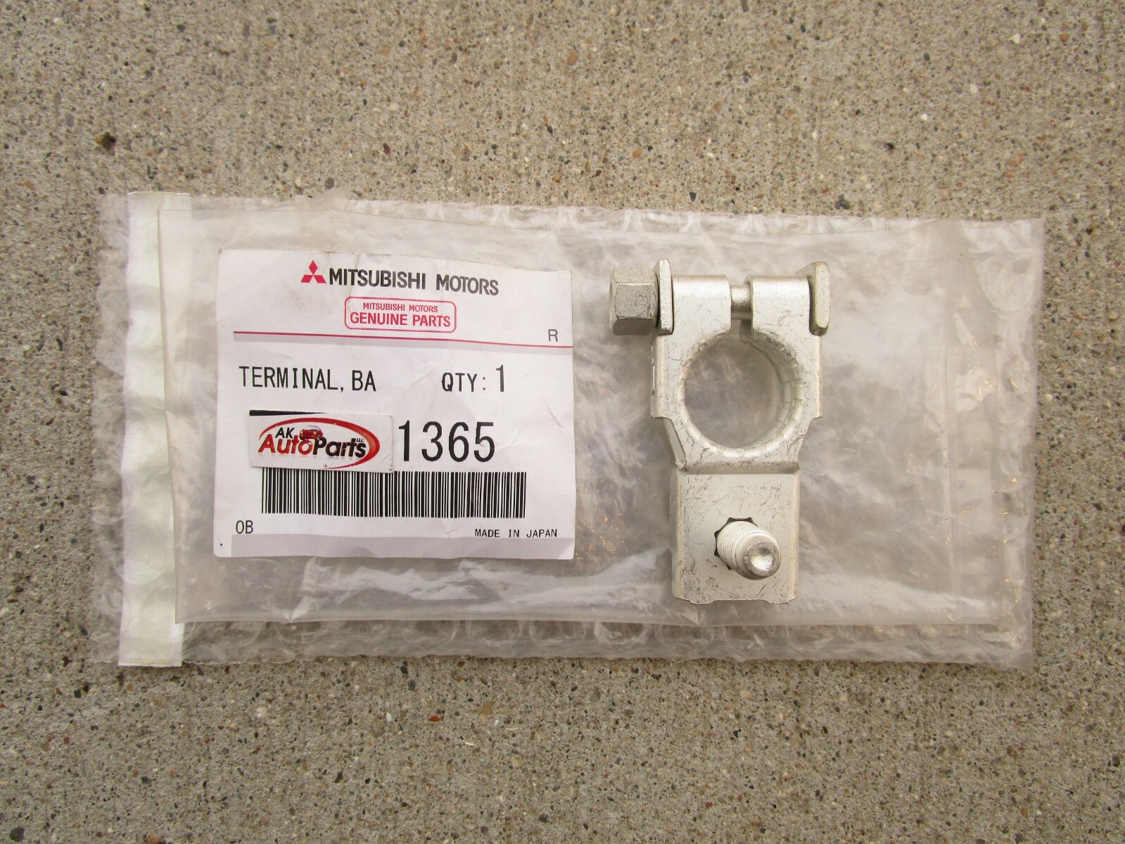 14 - 20  MITSUBISHI MIRAGE POSITIVE + BATTERY TERMINAL CONNECTOR OEM NEW