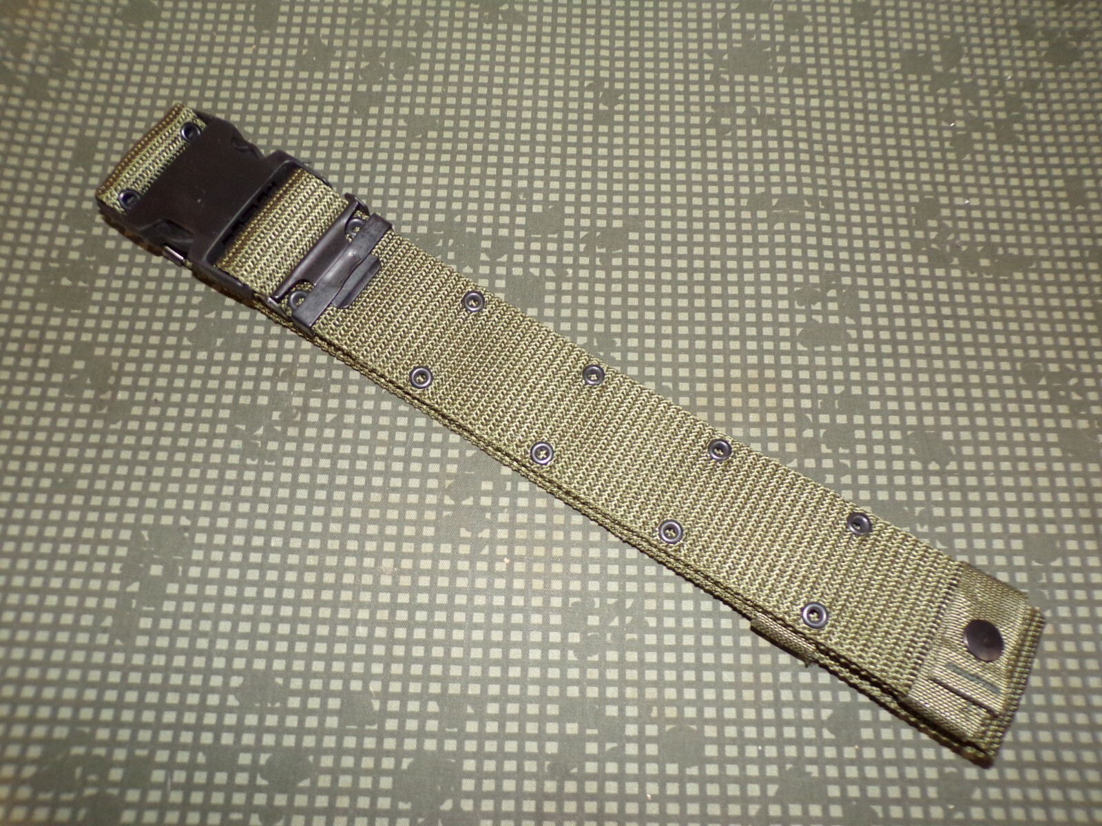 Original 1998 US Army OD Nylon LC-2 Pistol Belt Size Large (unissued)