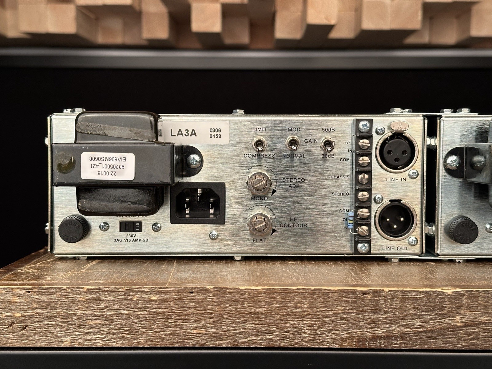 Universal Audio LA-3A Opto Compressor Sequential Stereo Pair. Urei LA 3A LA3A