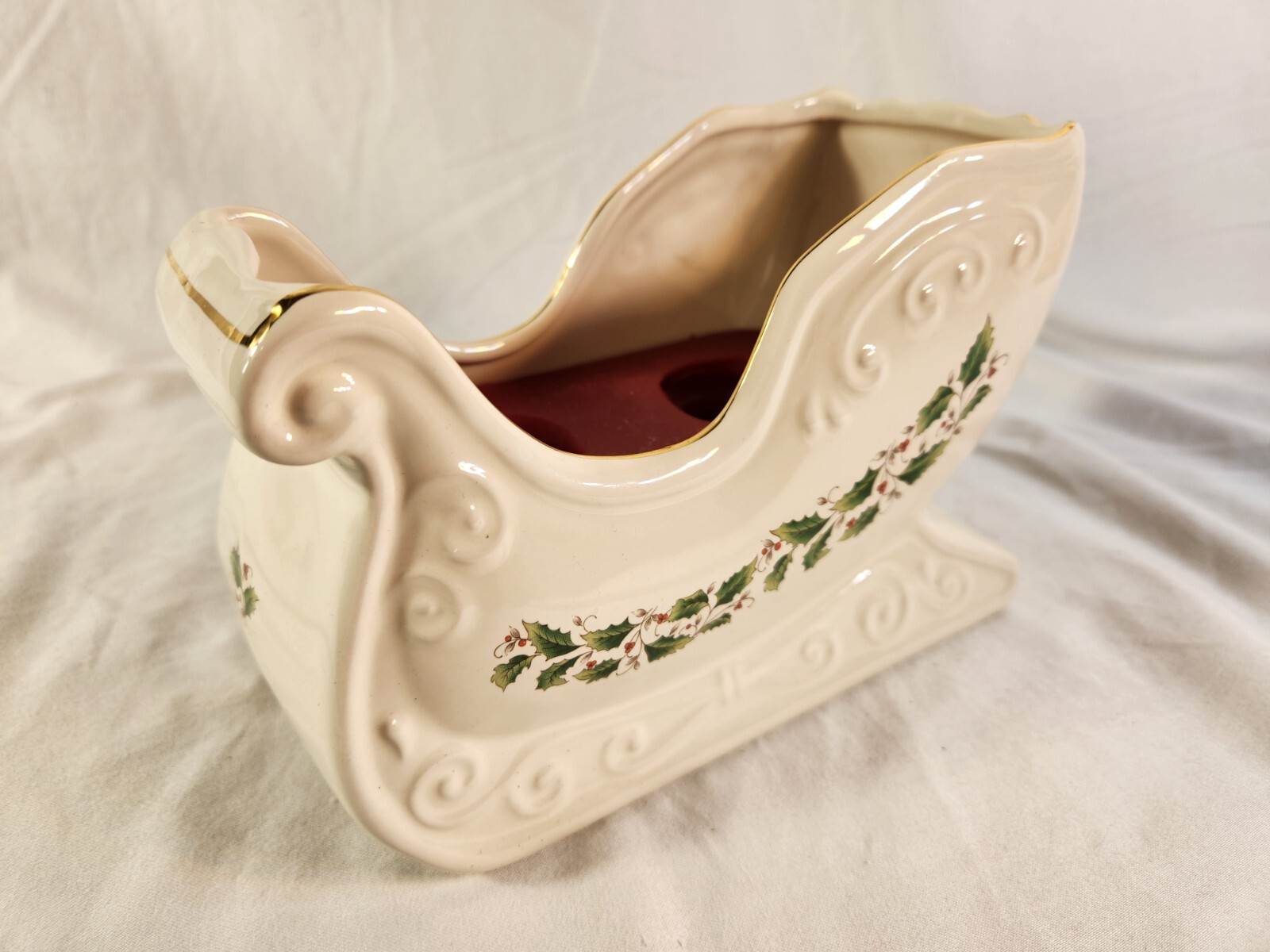 Royal Limited Holly Holiday Sleigh Christmas Gold Trim Dish 7.5" x 5" x 3.25"