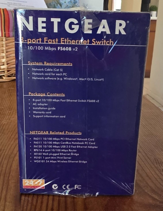 NetGear  (FS608v2) 8-Ports External Switch