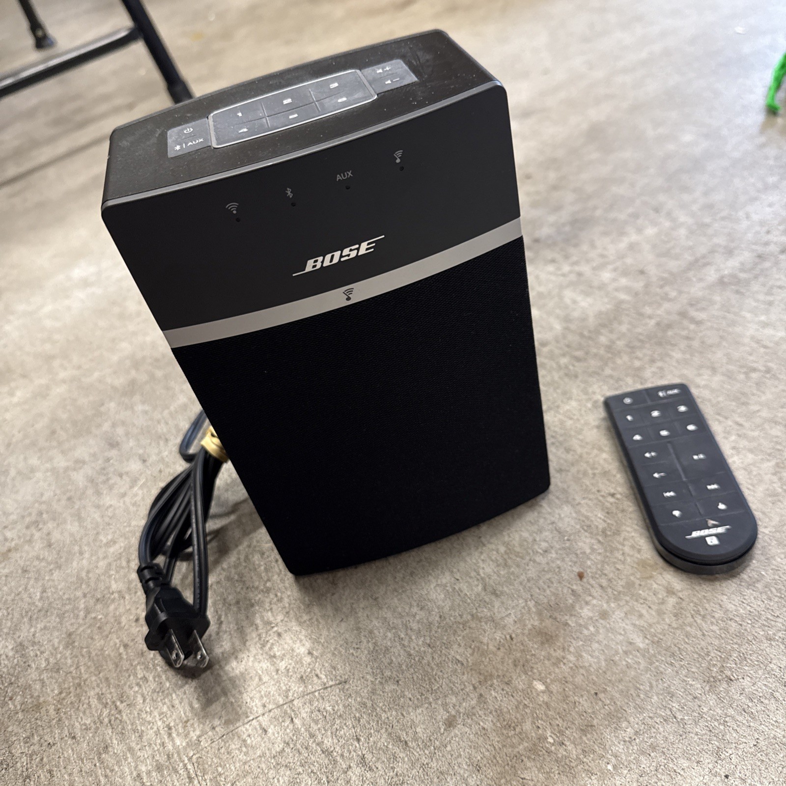 Bose SoundTouch 10 Wireless Bluetooth Speaker 416776 - With Remote