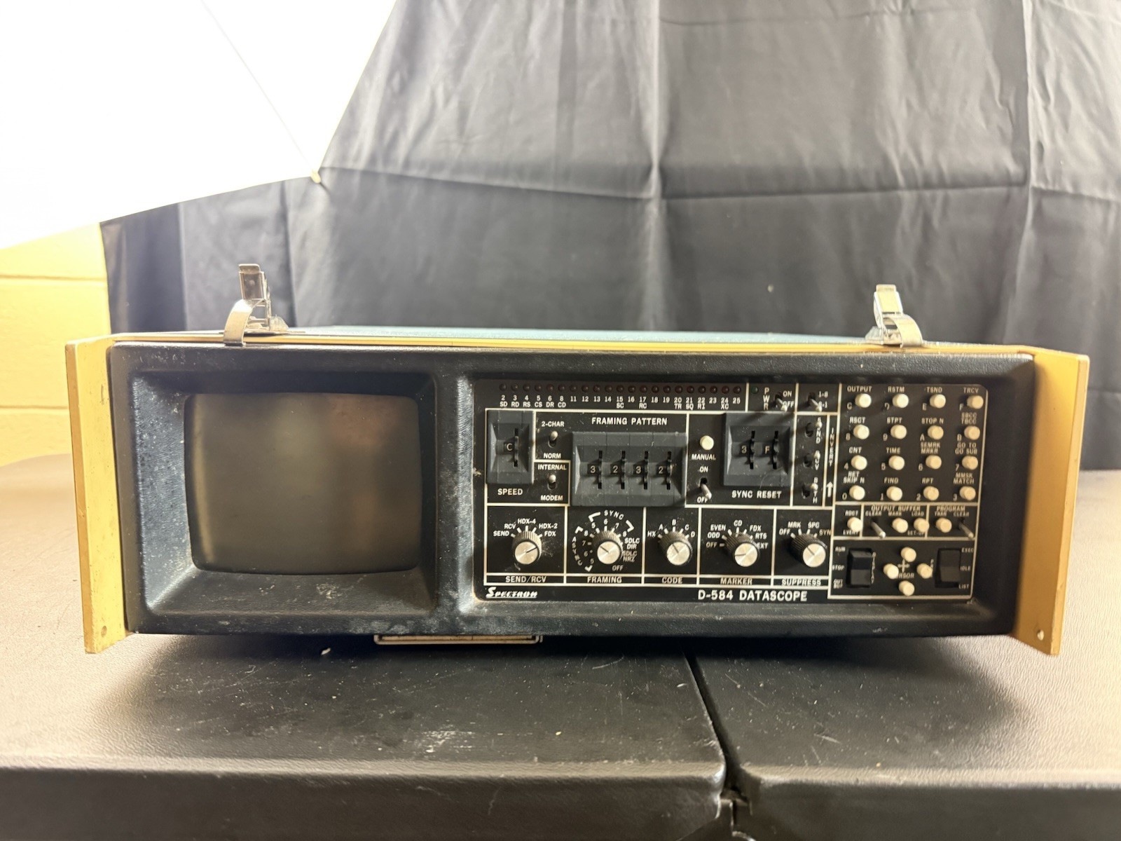 D-584 Datascope Retro Computing Test Equipment Serial Protocol Analyzer WORKS
