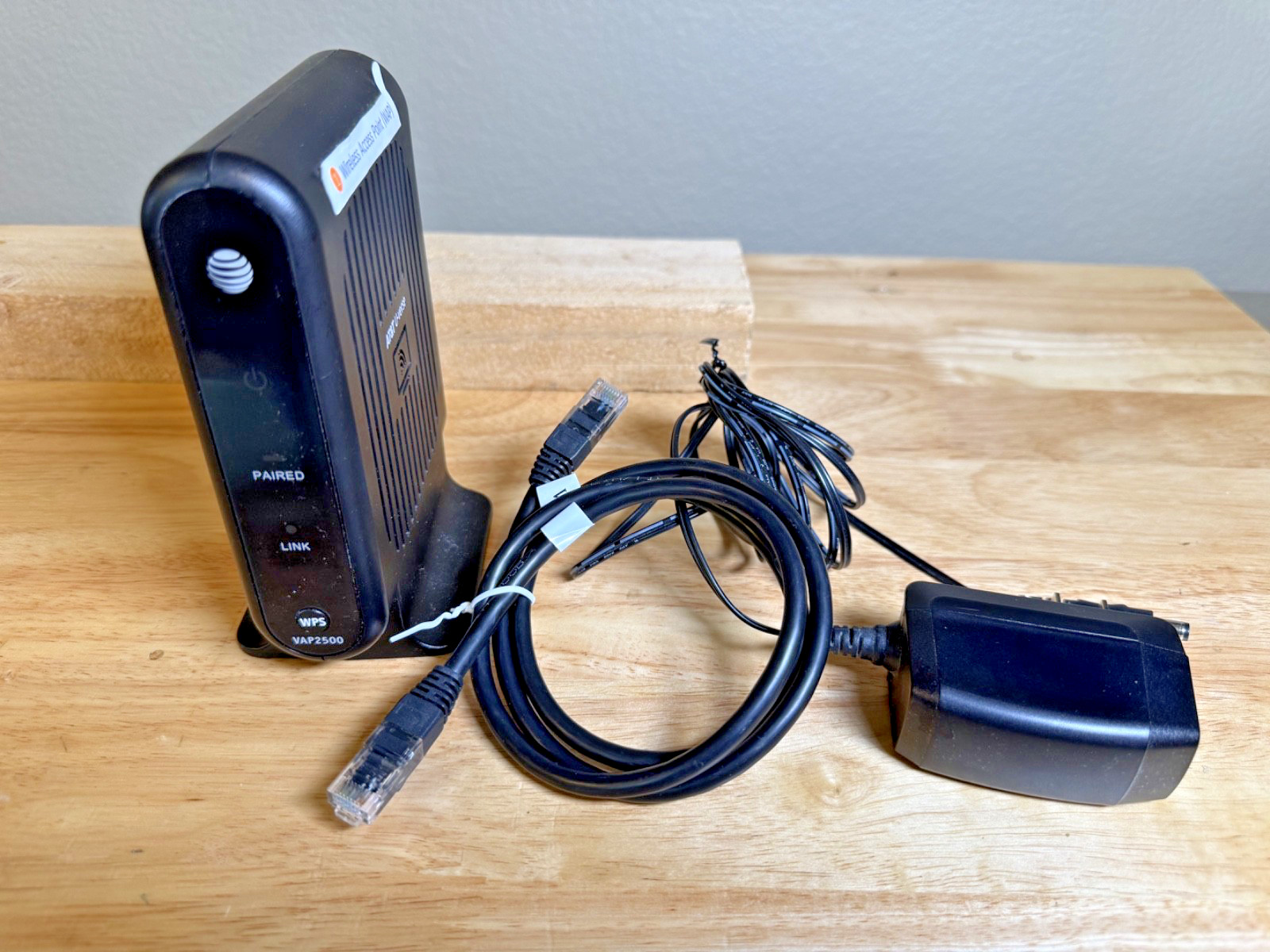 AT&T U-Verse ARRIS VAP2500 Wireless Access Point (WAP) with power cord