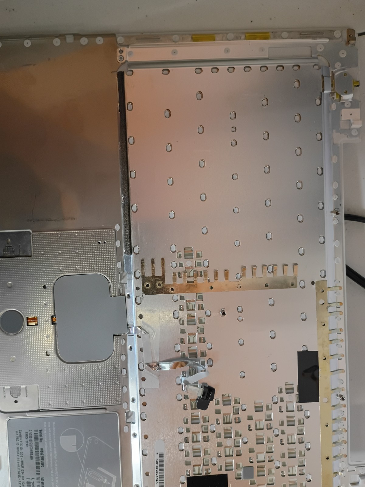 Apple Mac Book for Parts Not Sure What Generation As-Is 0209