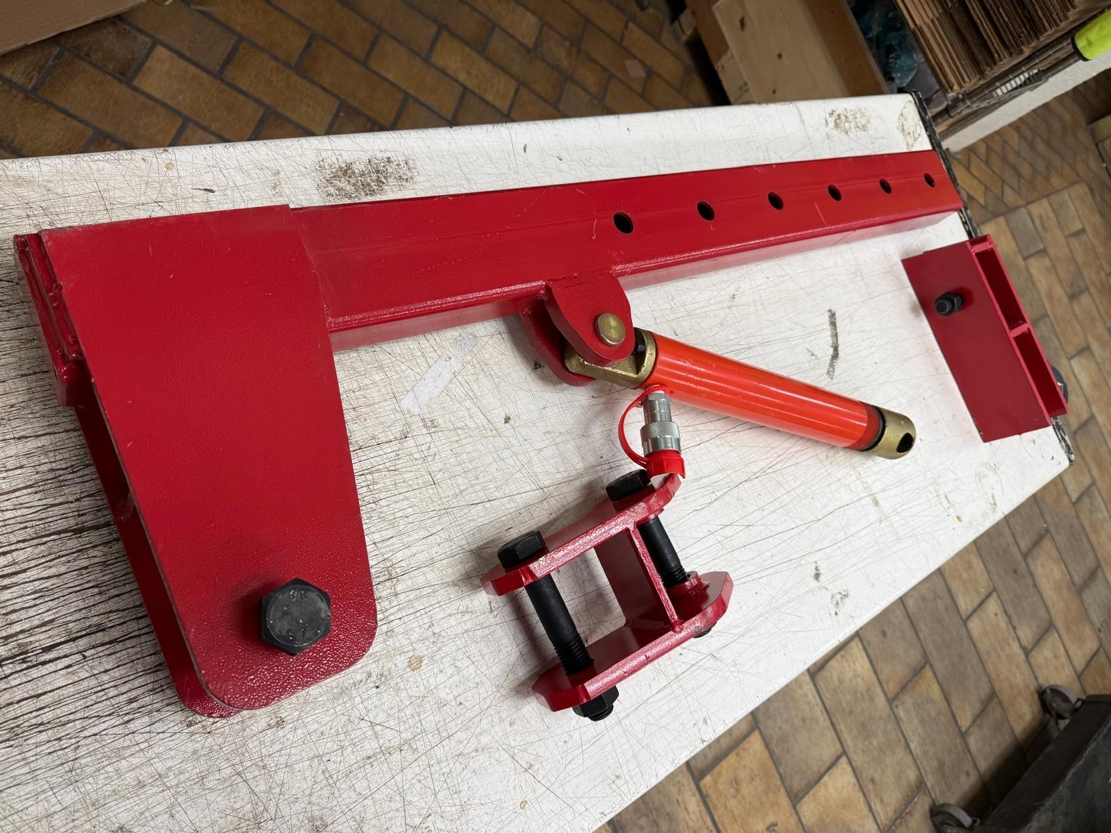 Roof bar attachment with Hydraulic Cylinder for frame puller frame machine