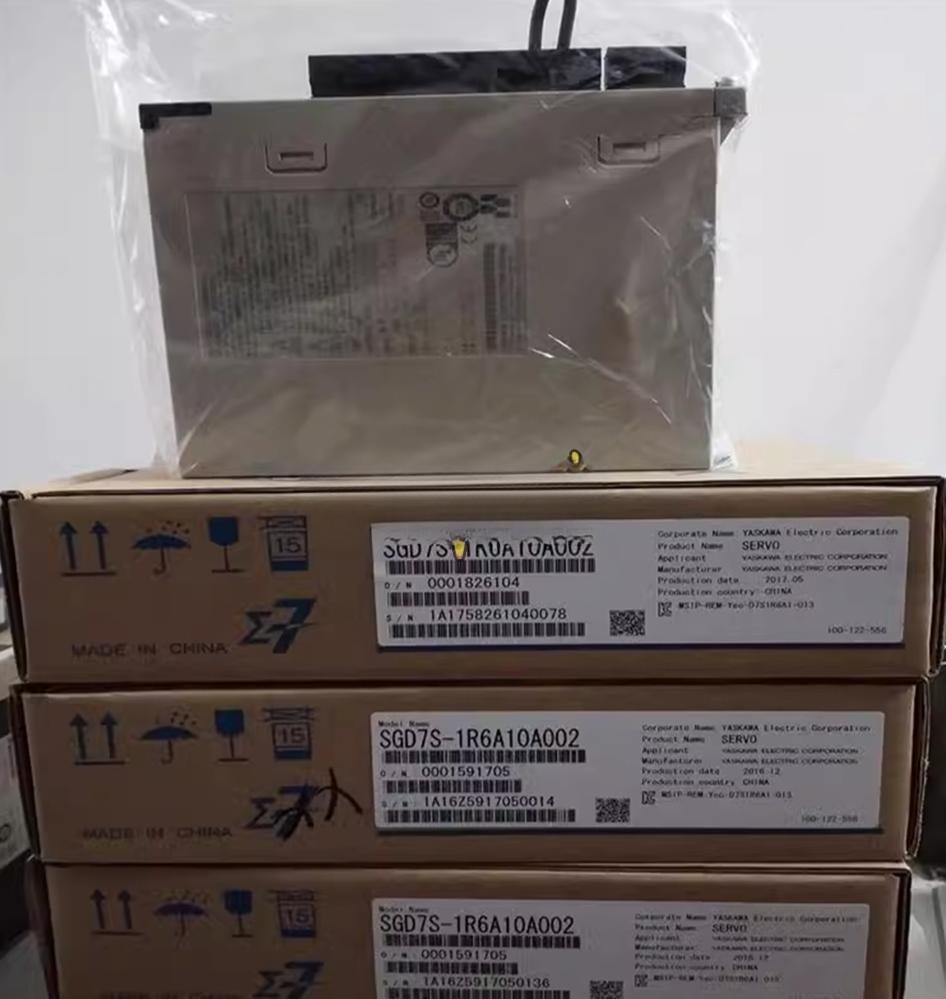 NEW In Box servo Motor Drive SGD7S-1R6A10A002 Fast Ship