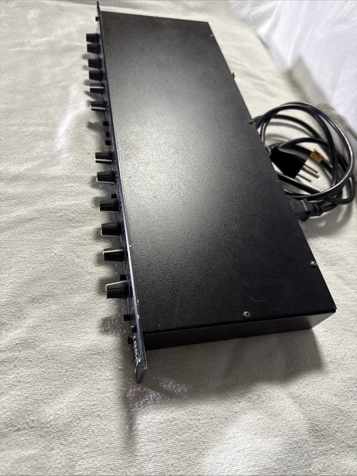 DBX 166 Over Easy Compressor with Gate and Peakstop Gain Reduction Rack Mount