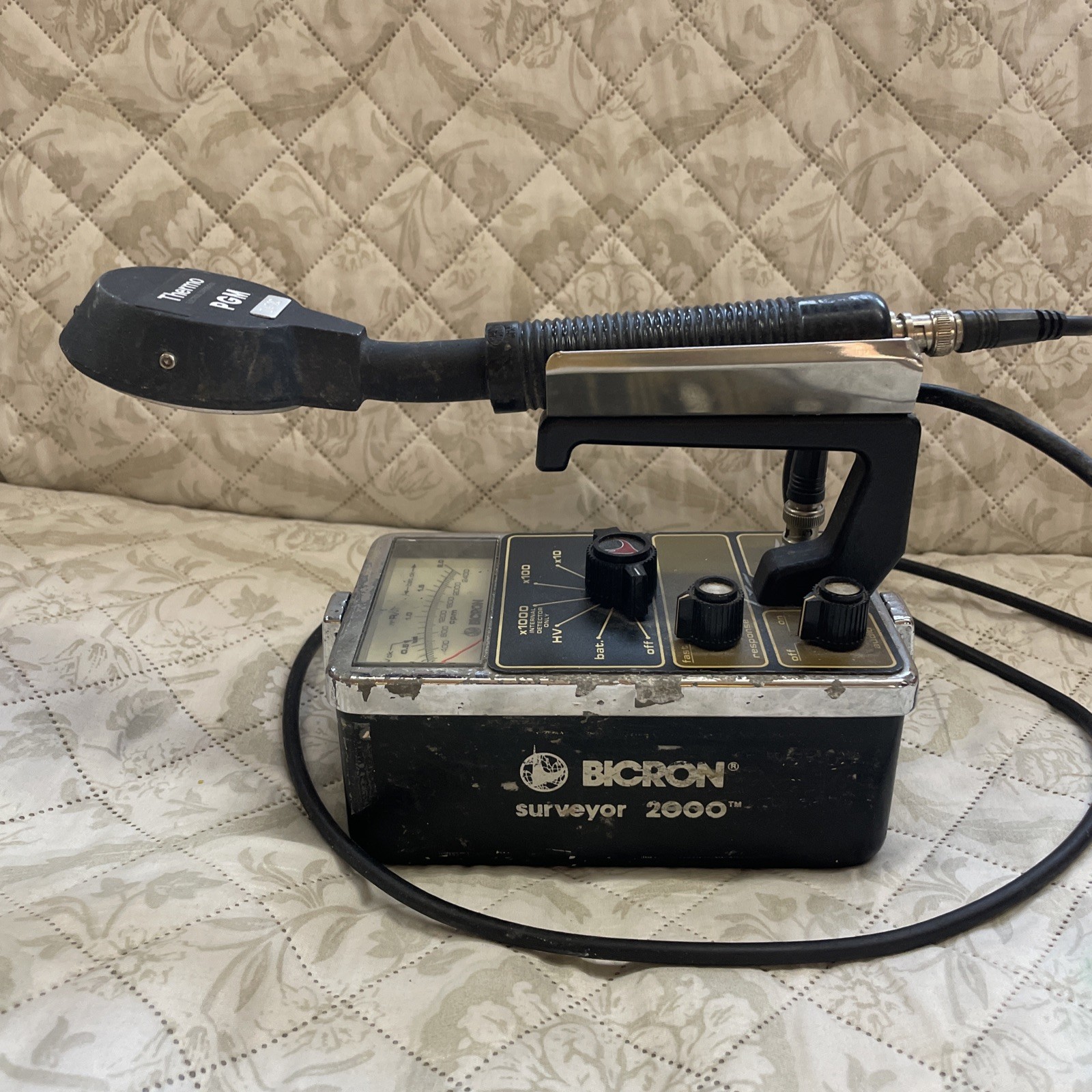 Bicron Surveyor 2000 Geiger Counter / Radiation Detector With Probe    READ
