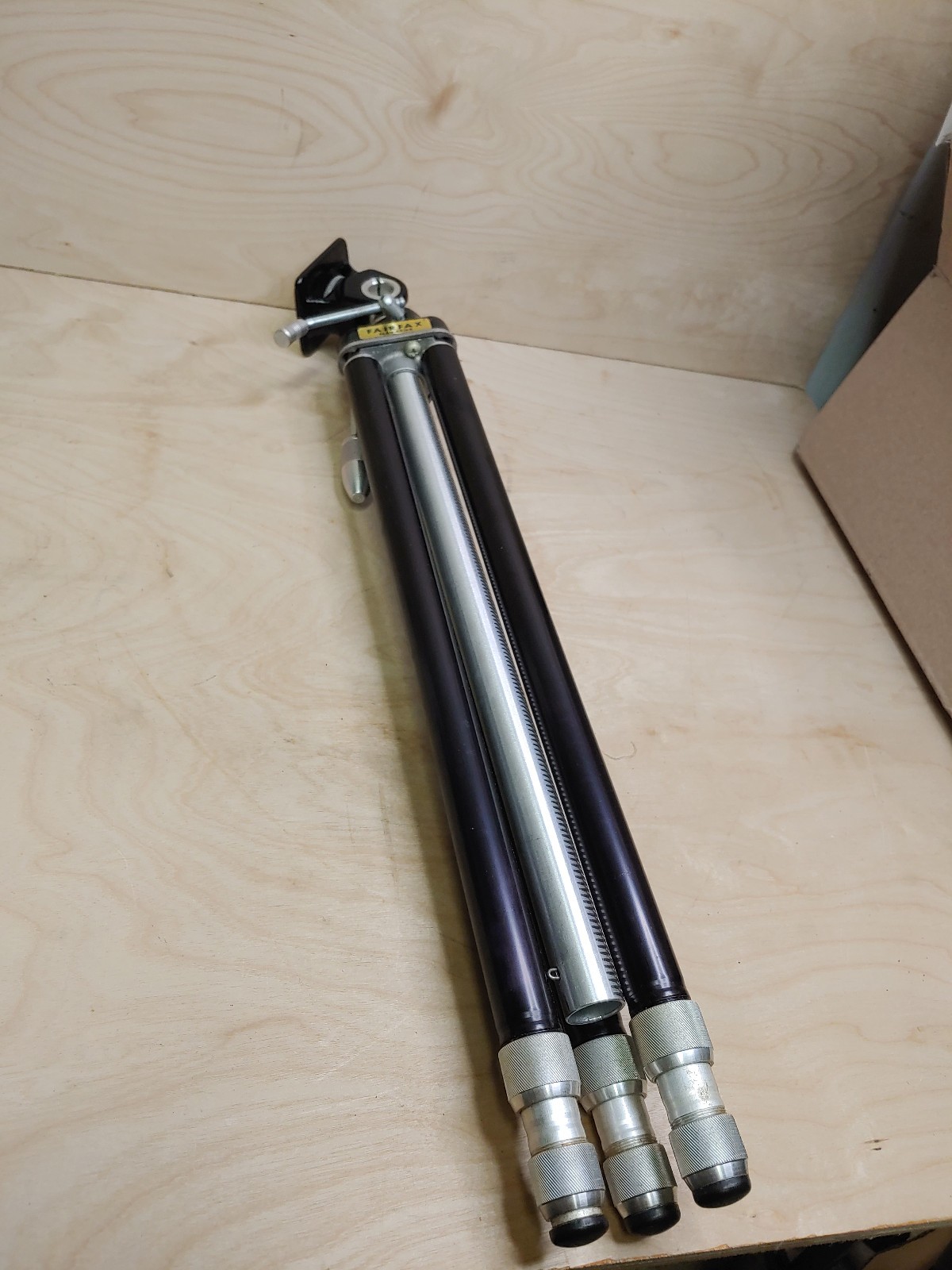 Vintage Fairfax Elevator Tripod 20" to 61"