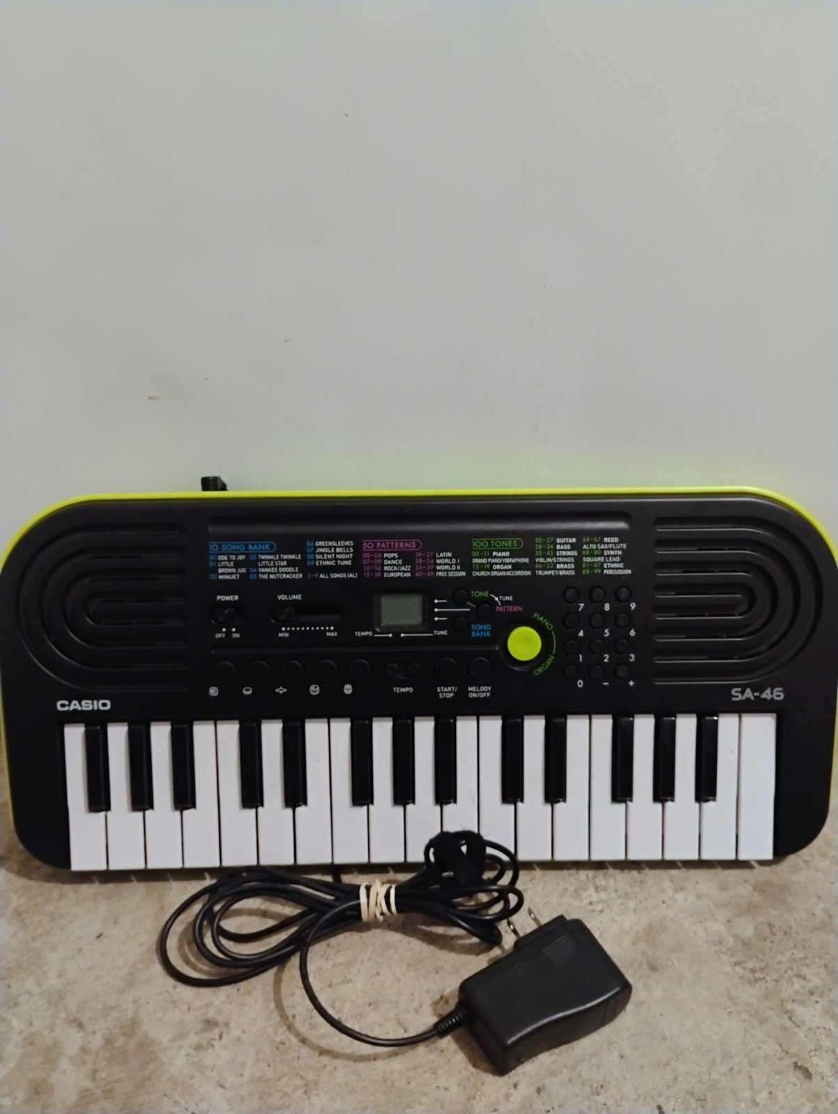 Casio SA-46 32-Key Mini Electronic Keyboard Synthesizer Green Black Tested