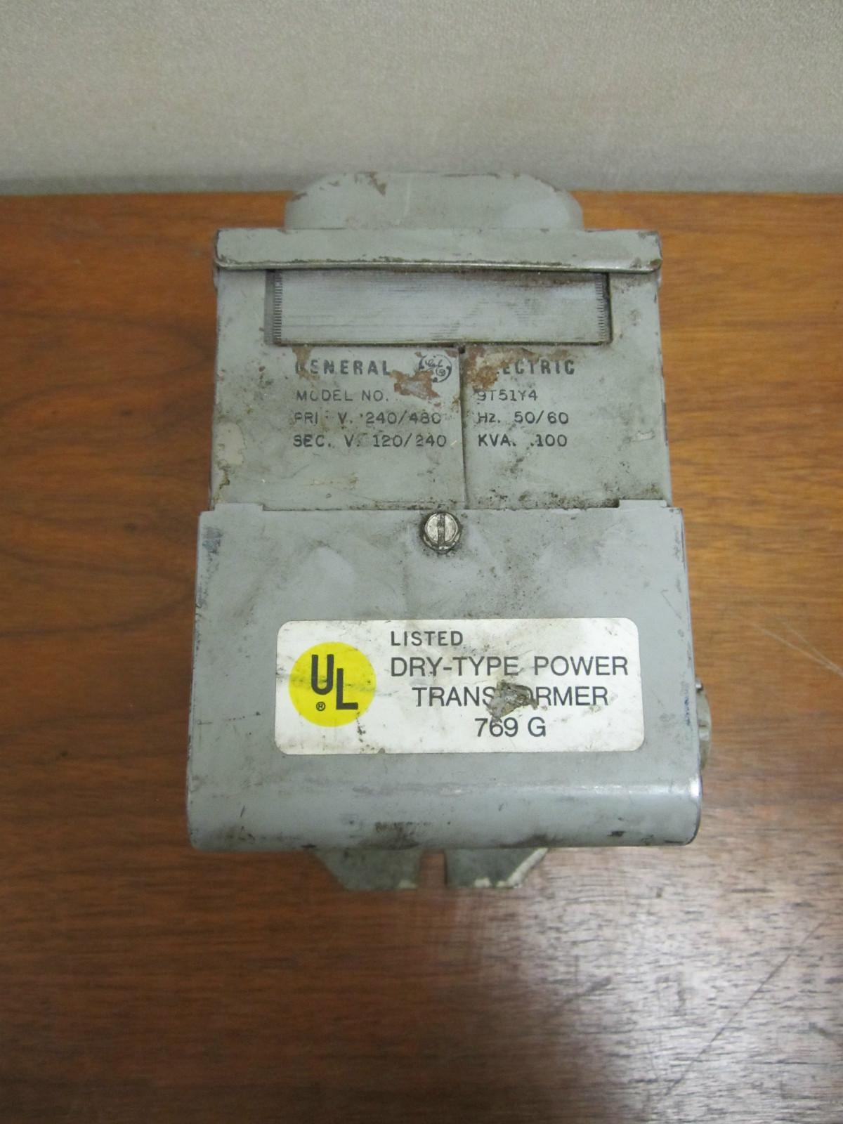 GENERAL ELECTRIC DRY TYPE TRANDFORMER 9T51Y4  969G